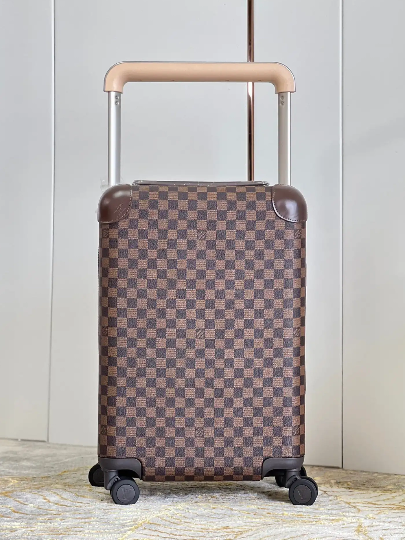 Aaa replica ru Louis HORIZON 55 Vuitton 0609